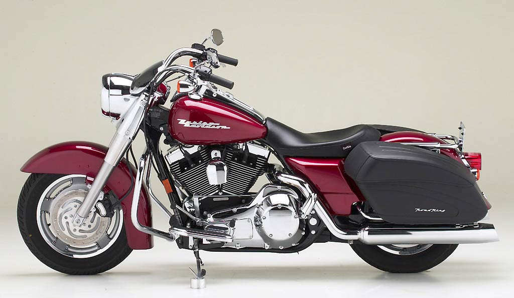 2004 road king accessories